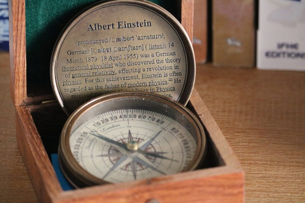 Einstein Compass